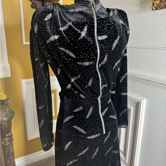 Carina Velvet Gown - Elegant Black and White Patterned Dress - Picture 10 of 14
